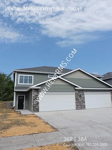4335 SE Gemstone Ln Photo 1