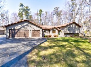 N3053 Woodland Rd, Marinette, WI 54143