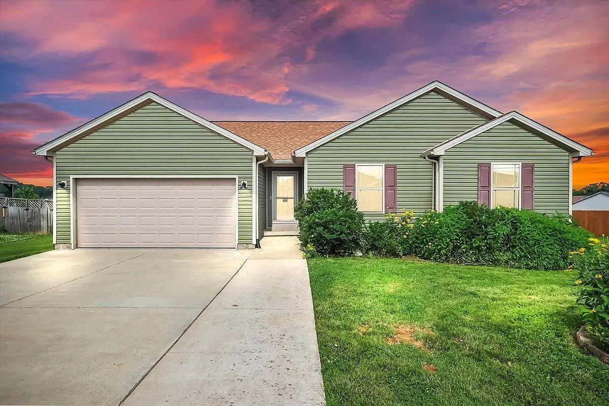 4 bed, 1578 sqft, $2,000 — Photo 1