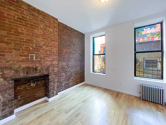 Rented by City Connections Realty | media 37