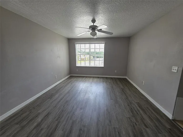 406 Washington Palm Loop — Photo 6