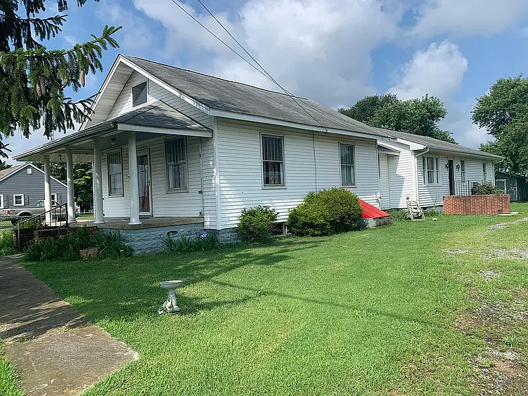 16920 N Main St — Photo 3