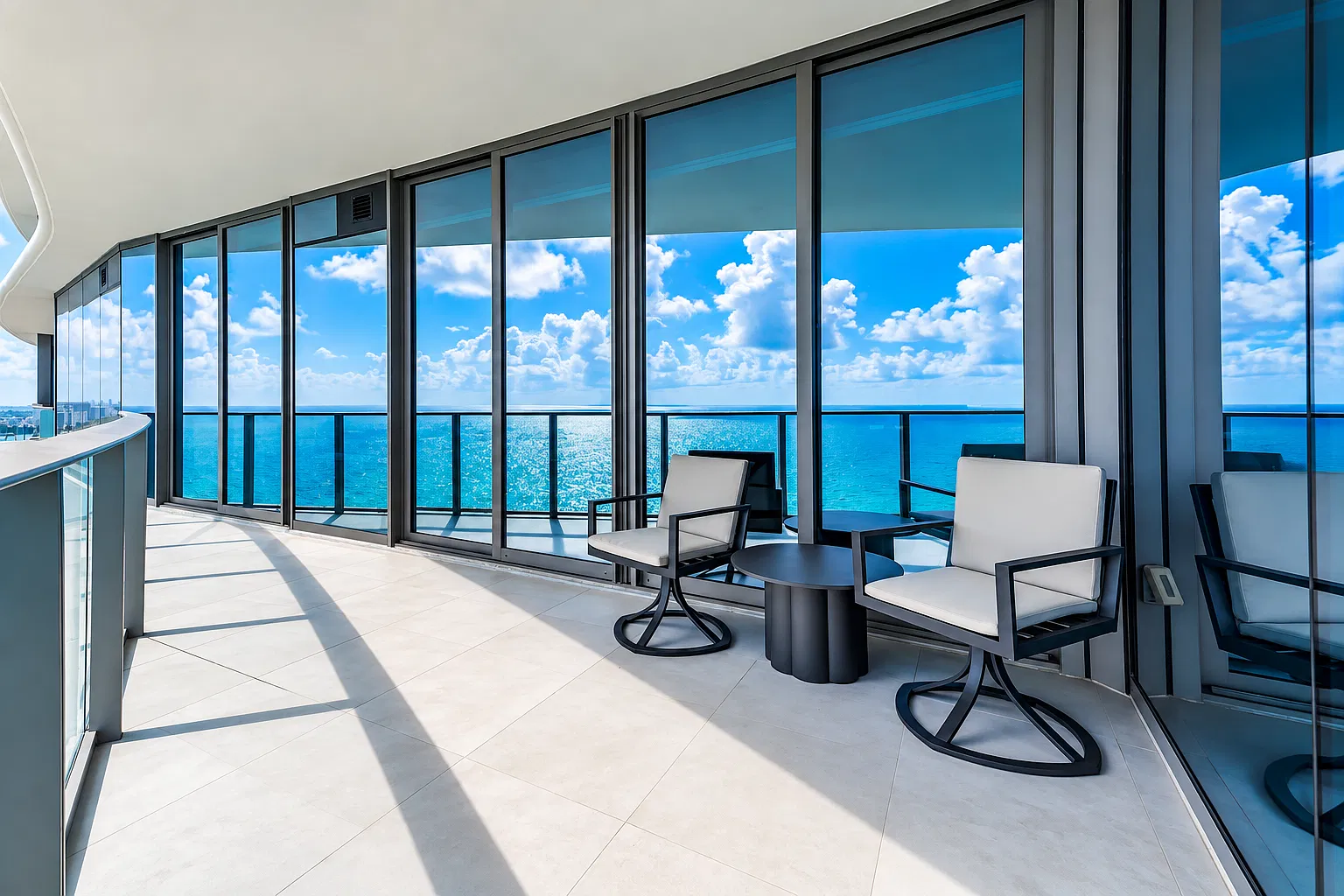 Collins Ave, North Miami Beach — Photo 2