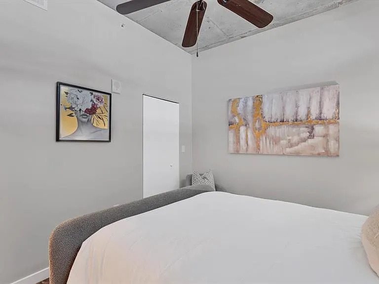525 E Jackson St #405 — Photo 28
