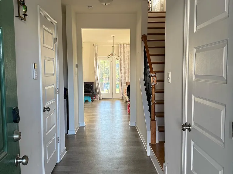 4200 Lind Ln — Photo 4