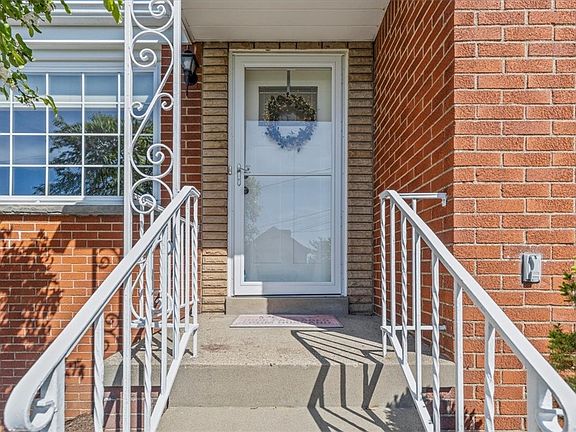 3rd image of 464 Brinwood Ave