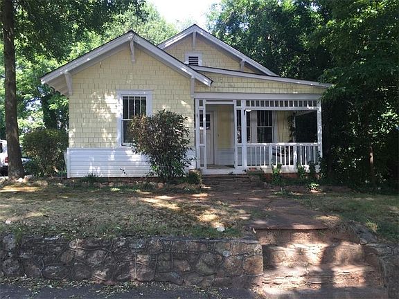 2nd image of 620 NW Bradford St