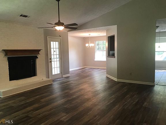 3rd image of 255 Churchill Way
