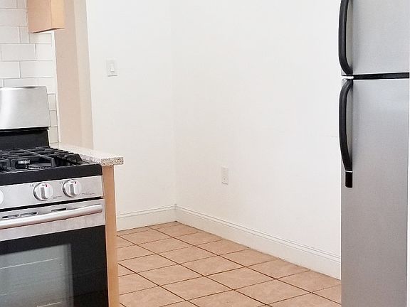 4th image of 31-61 42nd St #1F