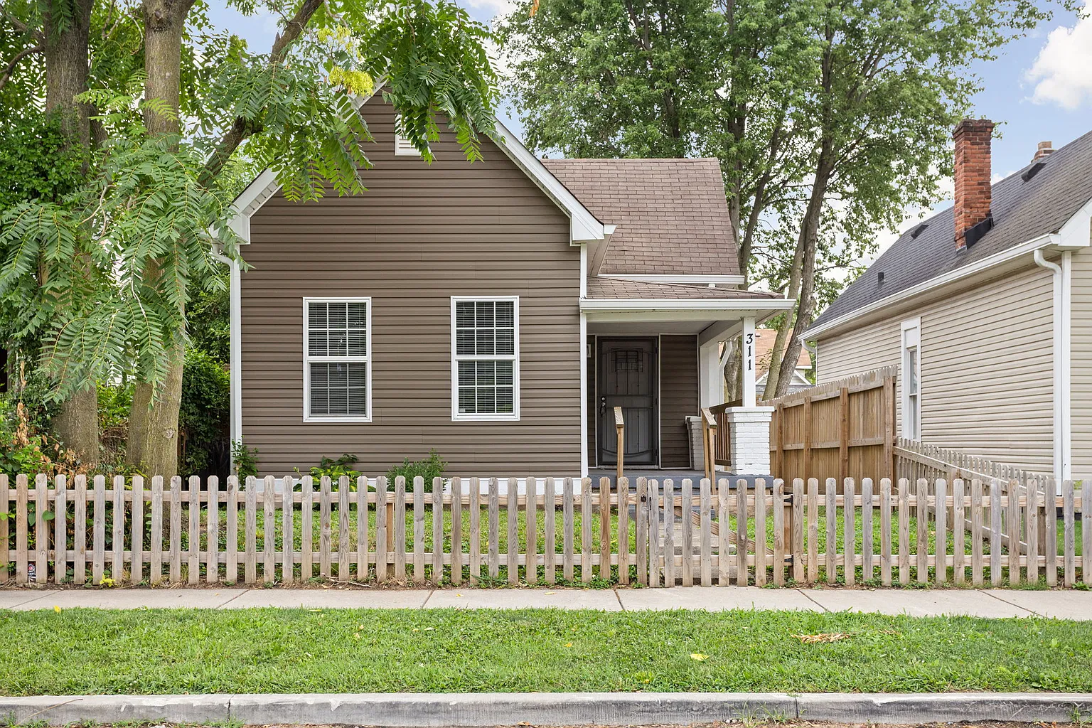 311 Lynn St photo 1