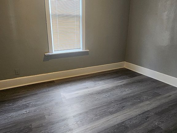 5th image of 2555 N 22nd St Unit 1