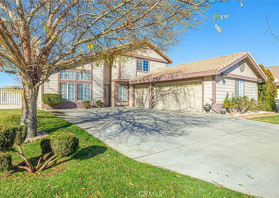 1st image of 43853 Carefree Ct