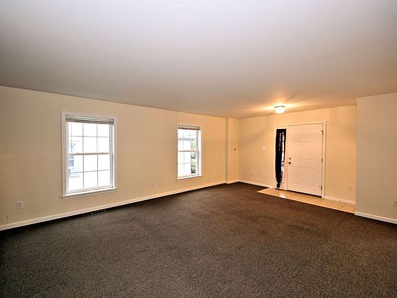 4th image of 30 Woodside Ave