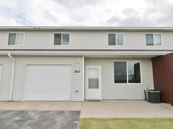 2827 North Broadway, Minot, ND 58703