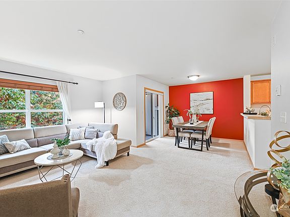 3rd image of 1696 25th Avenue NE #302