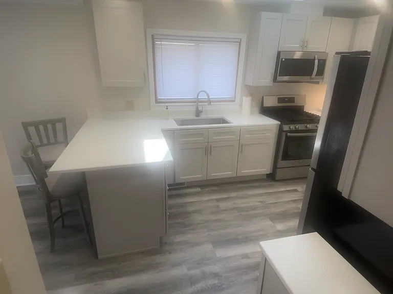 118 Homer St — Photo 1