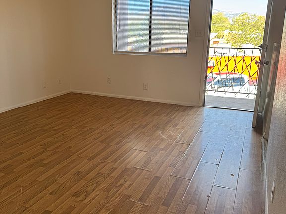 3rd image of 213 Alvarado Dr NE #213