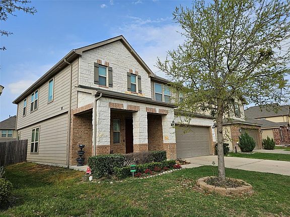 2nd image of 4042 Lake Cypress Cir