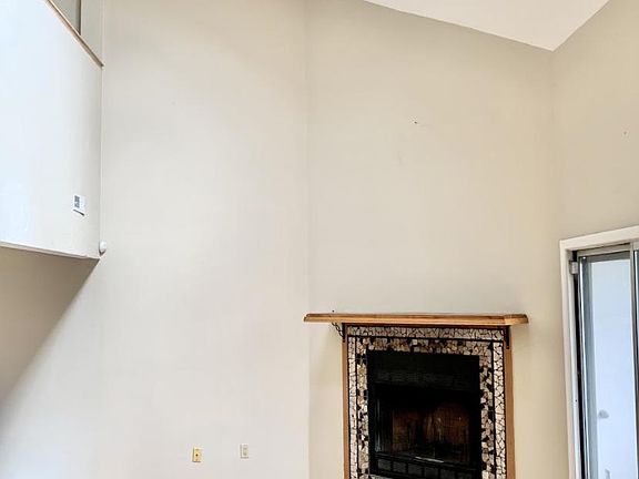 3rd image of 116 Burkhall St Unit E