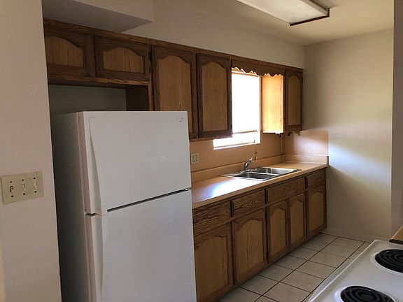 2nd image of 1221 Upas Ave