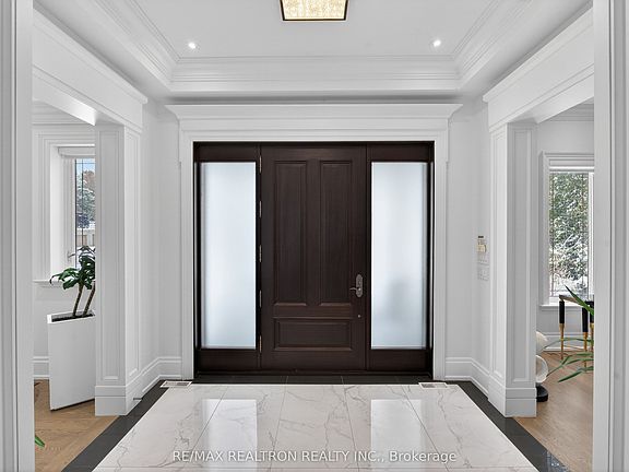 3rd image of 27 Laureleaf Rd