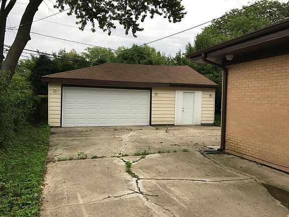 2nd image of 2301 Mayfair Ave