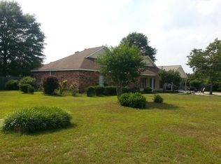 124 Wandering Oaks Ln, Hattiesburg, MS 39401
