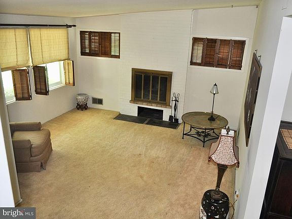 3rd image of 503 Marcia Ln