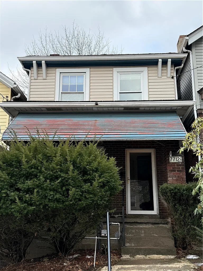 7712 1/2 Francis St photo 1