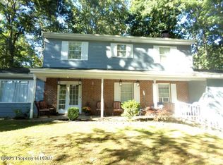 12 Red Coat Ln, Mountain Top, PA 18707
