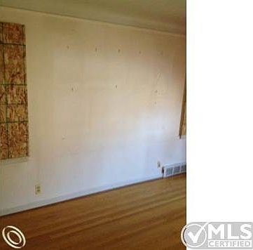 1 Living Room.JPG