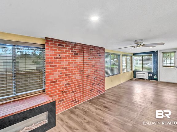 5th image of 310 Buena Vista Dr