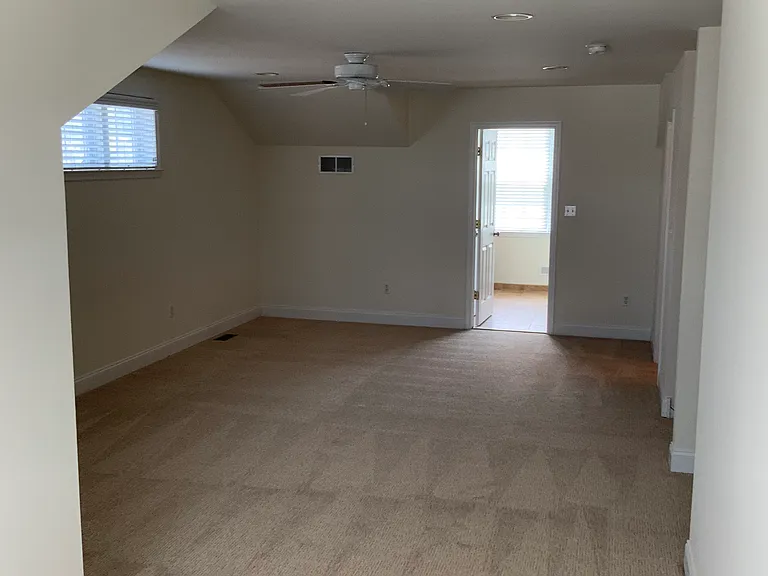 225 W 5th Ave — Photo 40