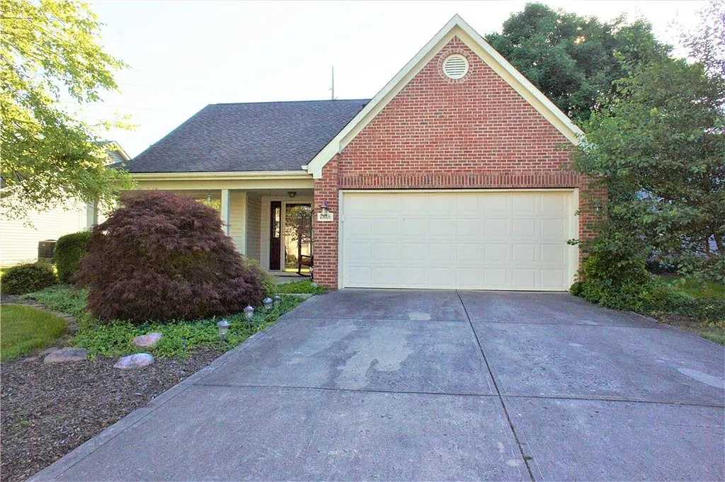 6460 Hunters Green Ln photo 1