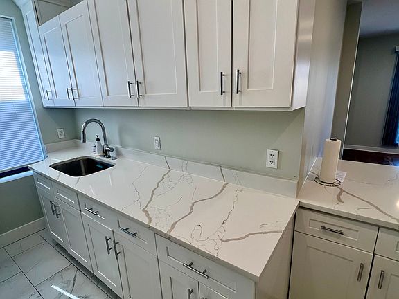 4th image of 140-70 Ash Ave #67