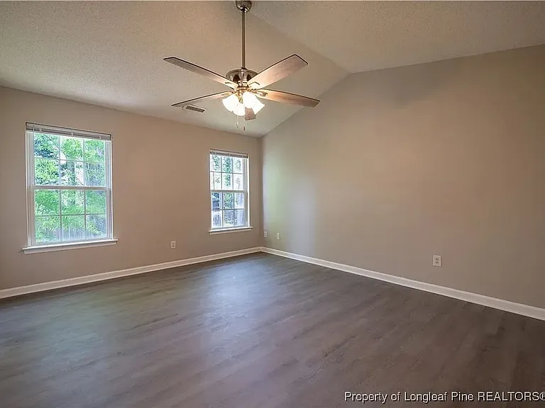 421 Feldspar Way — Photo 11