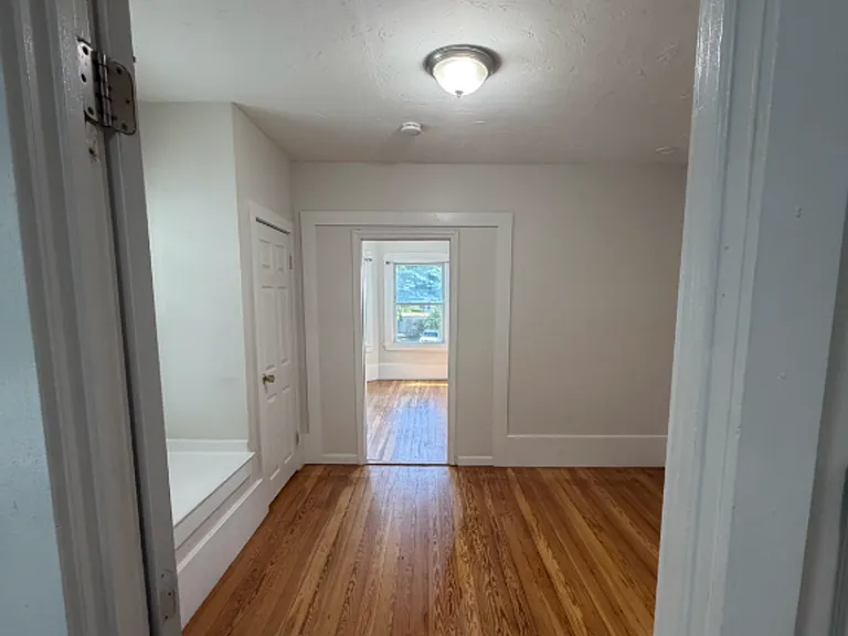 28 Tallman St — Photo 8