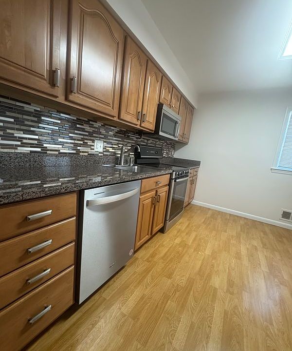 1st image of 6718 Chestnut Oak Ln
