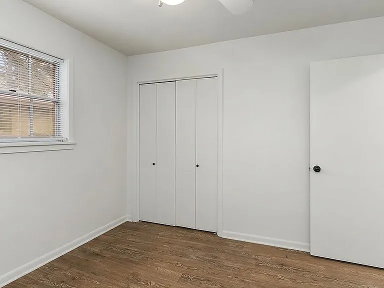 1406 Russell Ave — Photo 17