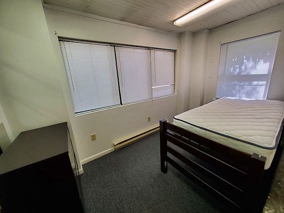 5th image of 633 W College Ave #1W