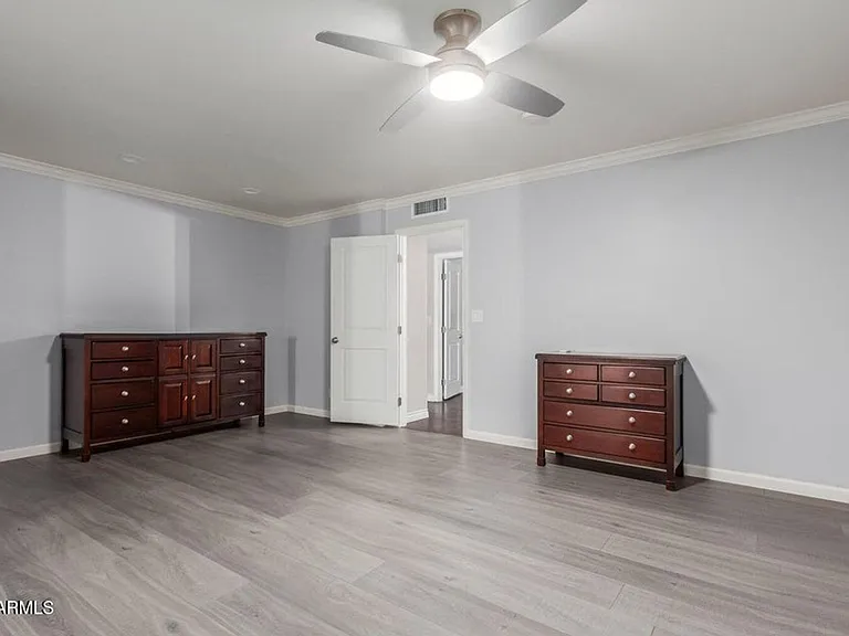 481 W Half Moon Way — Photo 14