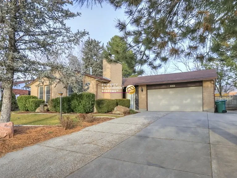 12131 S Mill Ridge Rd — Photo 1