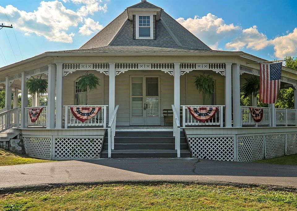 1st image of 232 N Main St