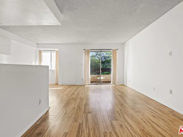 2700 Cahuenga Blvd E APT 2216, Los Angeles, CA 90068