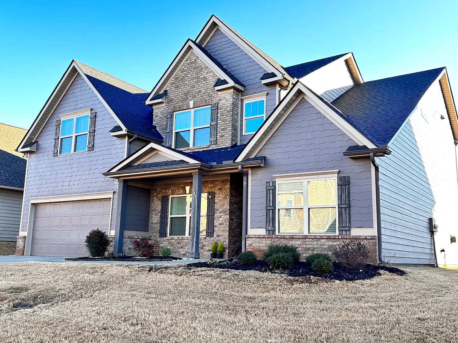 5 bed, 3600 sqft, $3,200 — Photo 1