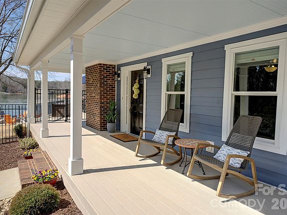 2nd image of 6852 Locke Dr