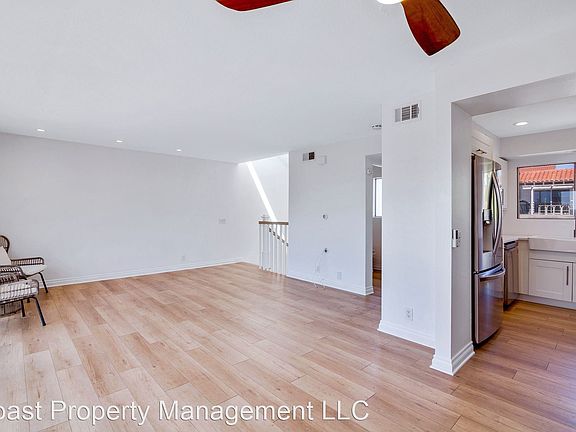 3rd image of 728 Calle Casita