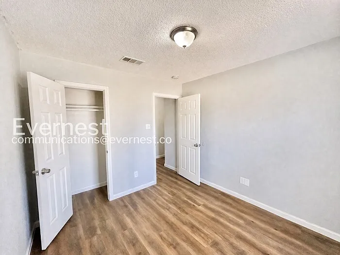 1800 Willow Vale Dr — Photo 9