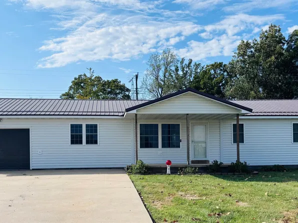 210 Crescent Dr, Lincoln, MO 65338