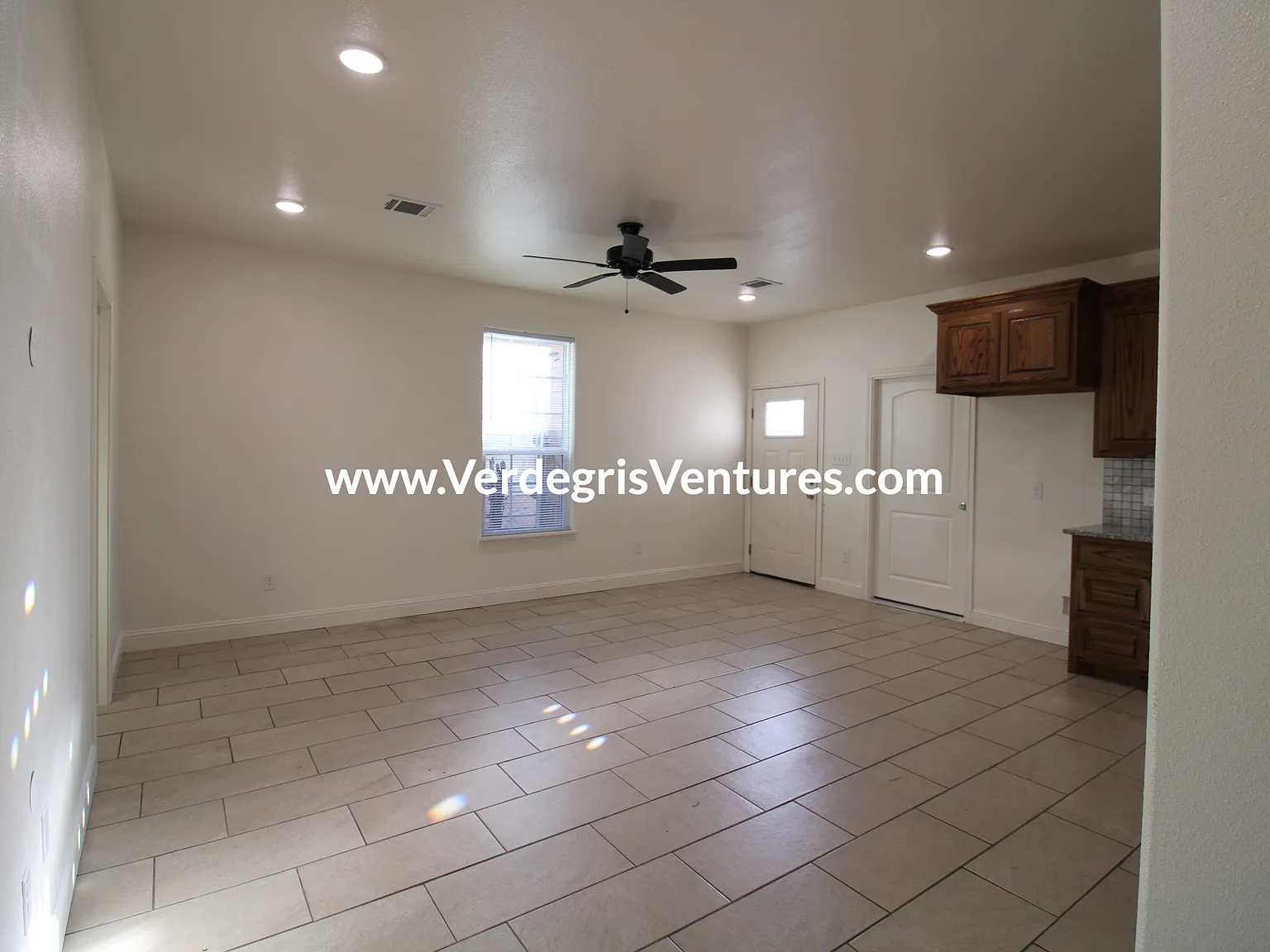 3 bed, 1280 sqft, $1,700 — Photo 4